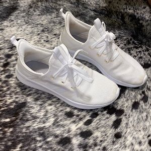 Adidas Cloud Foam White Sneaker